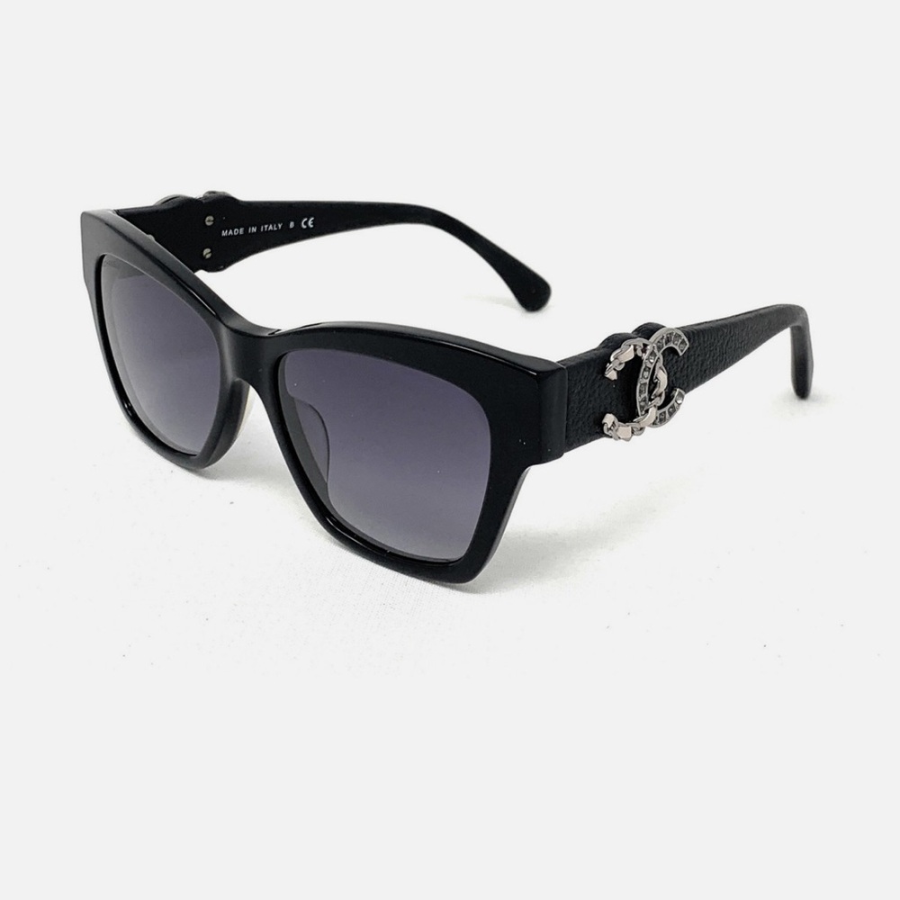 Chic Black Sunglasses